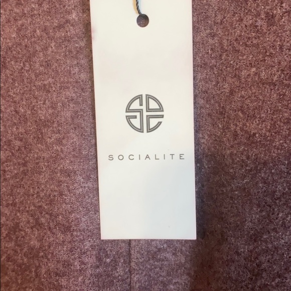 Top - Picture 4 of 5